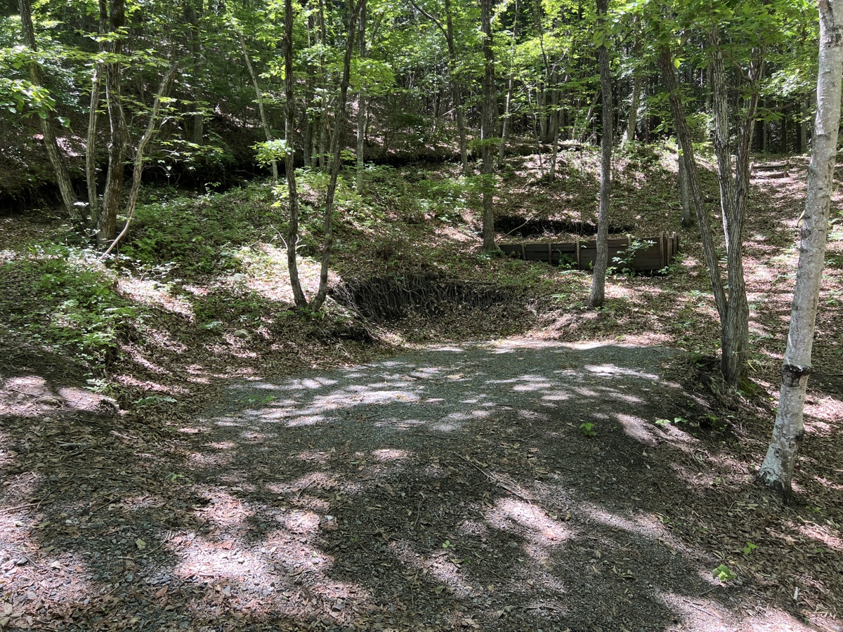 テントサイト 7m × 4m